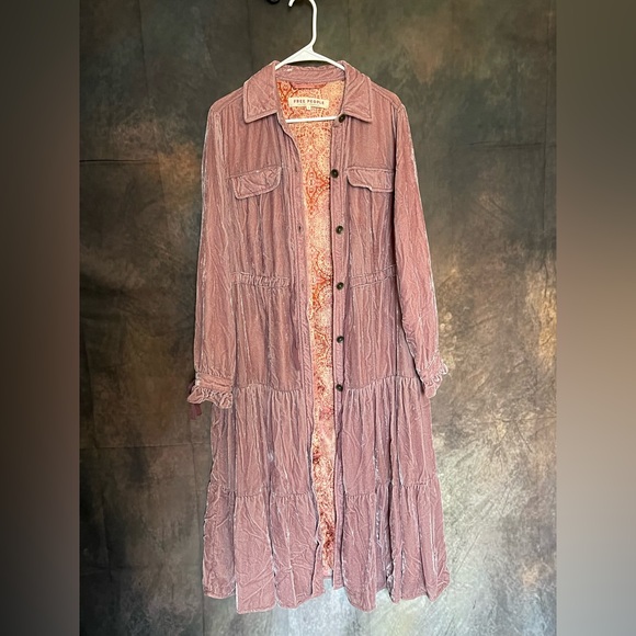 Free People Dresses & Skirts - Free People Dusty Pink Velvet Long Sleeve Duster